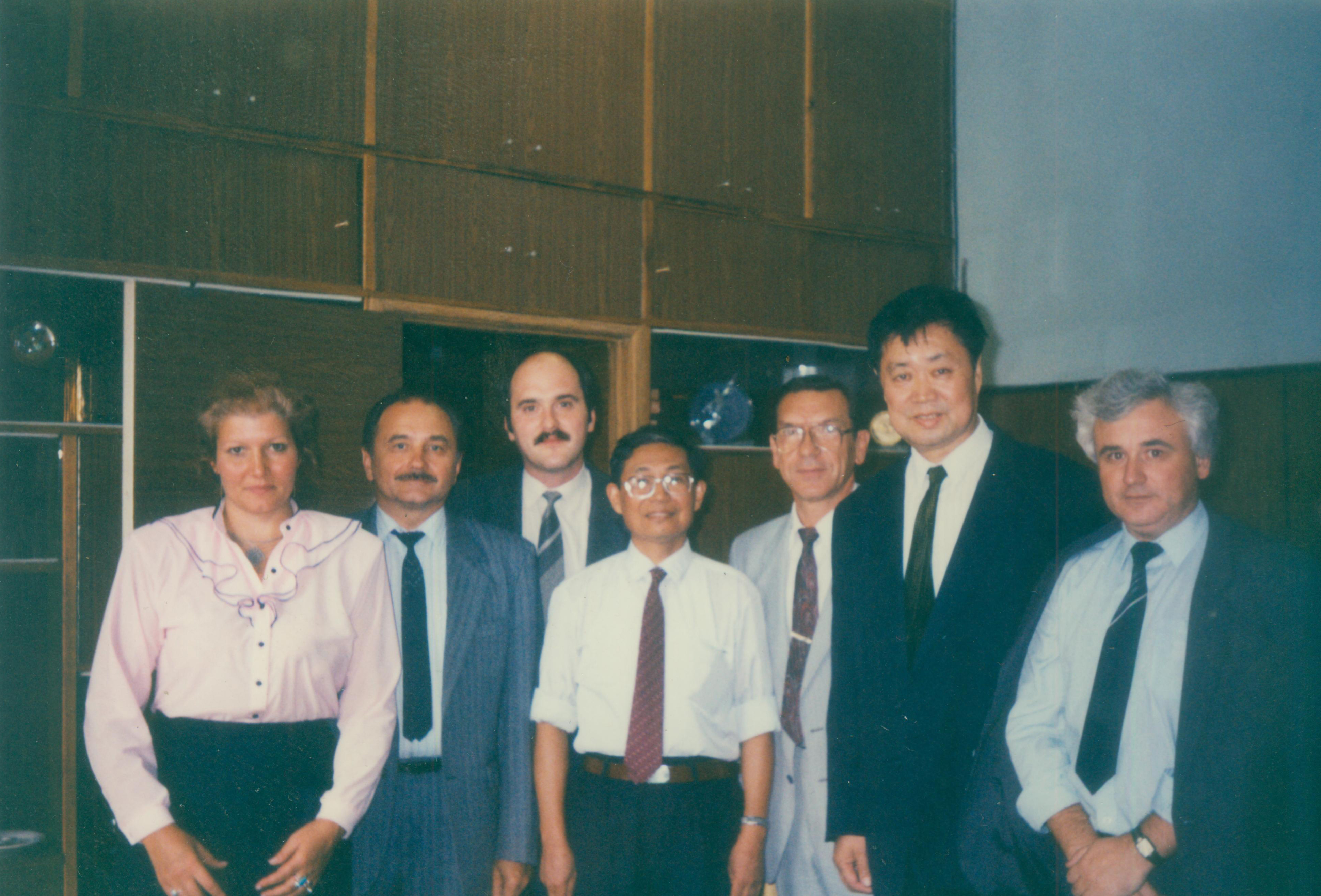 1992年taptap点点官网院长赴莫斯科航空学院讲学和访问